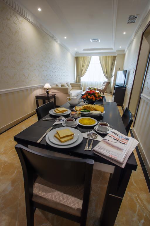 Sara Plaza (Adults Only) Aparthotel Kuwait City Room photo