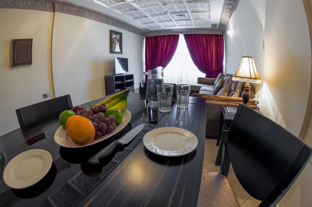 Sara Plaza (Adults Only) Aparthotel Kuwait City Room photo