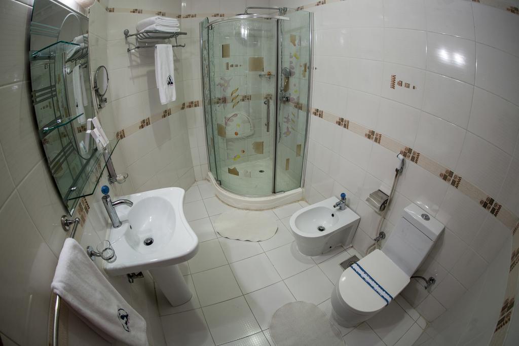 Sara Plaza (Adults Only) Aparthotel Kuwait City Room photo