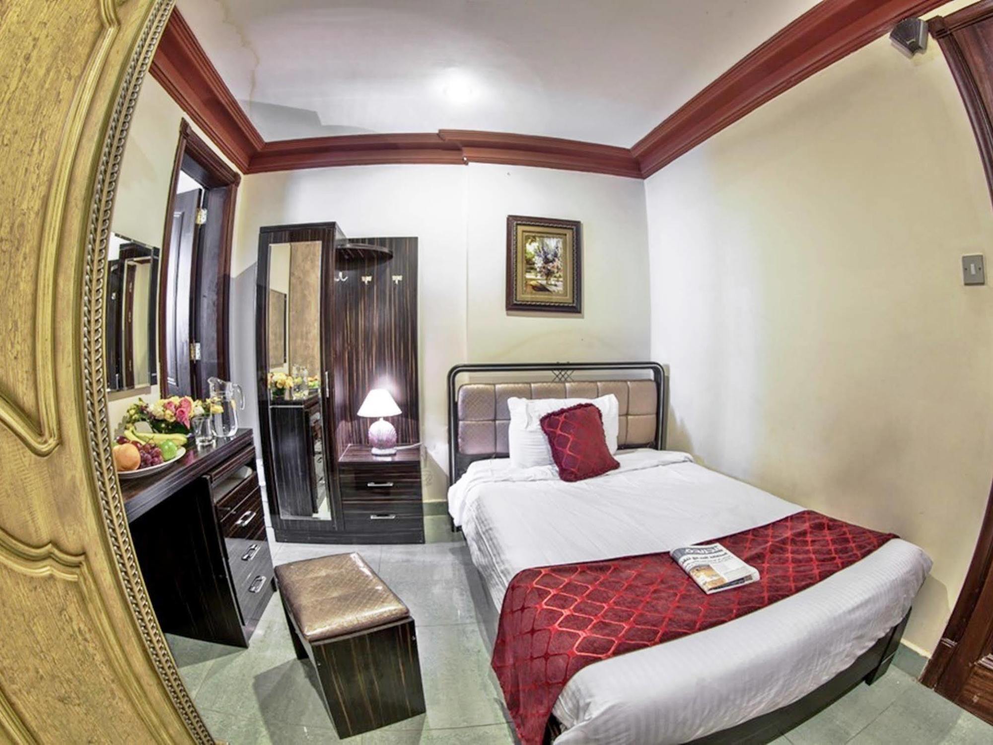 Sara Plaza (Adults Only) Aparthotel Kuwait City Exterior photo